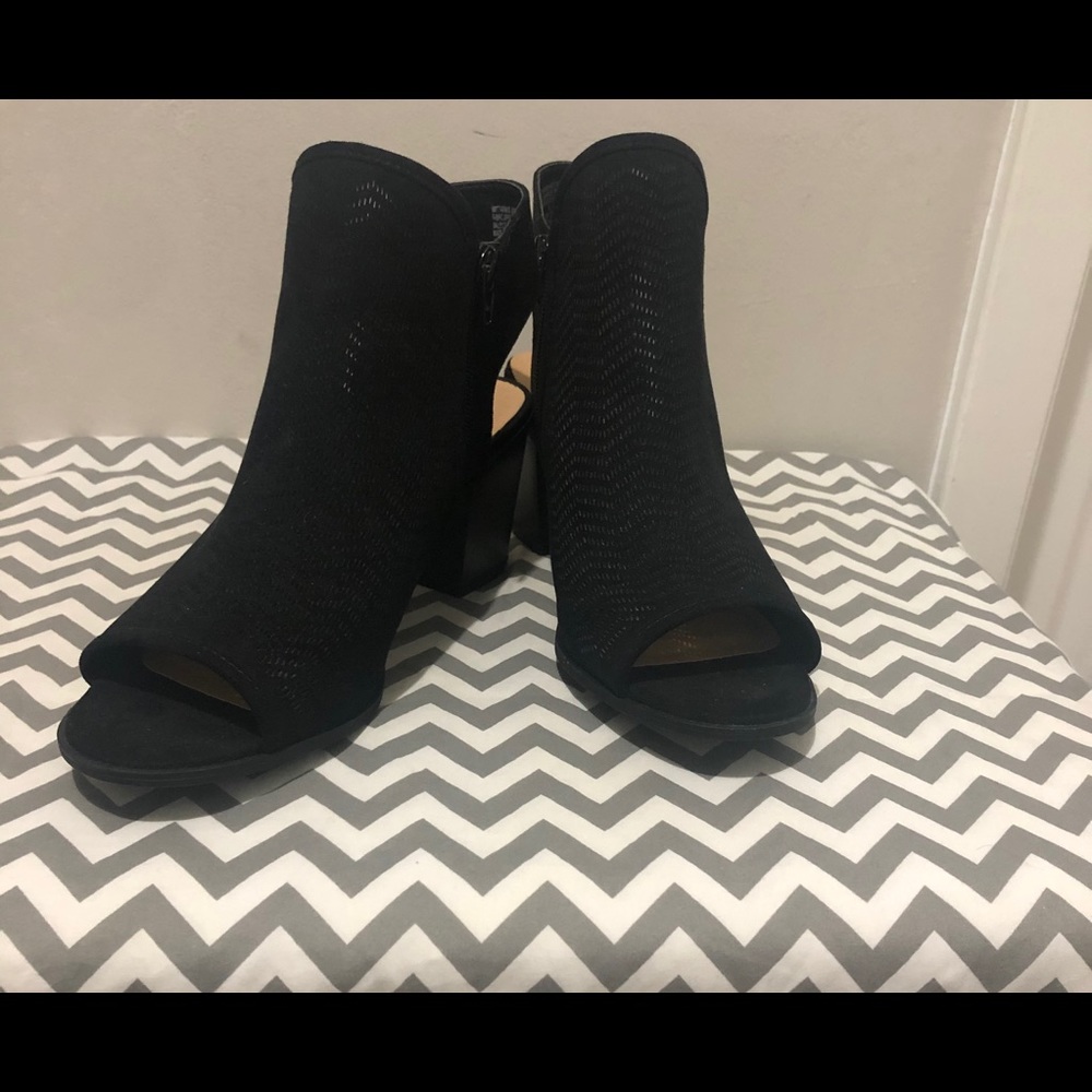 Black peep toe block heels